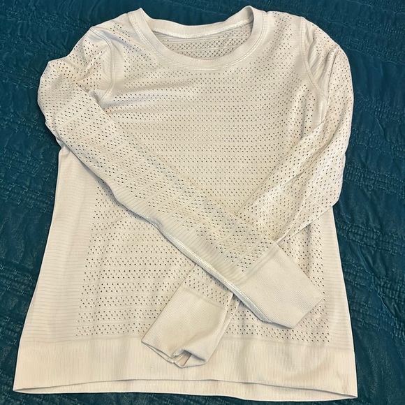 Lululemon Long Sleeve - Picture 1 of 4